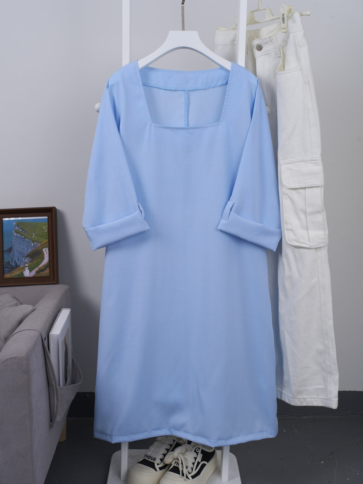 Robe droite grande taille — Bleu ciel et manches à revers