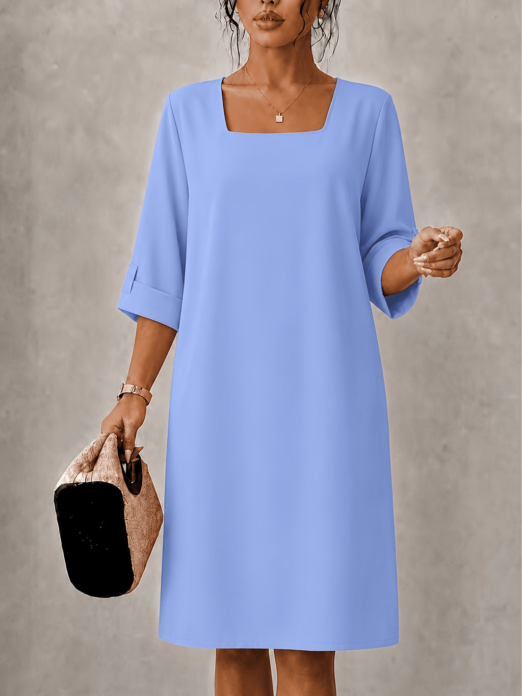 Robe droite grande taille — Bleu ciel et manches à revers