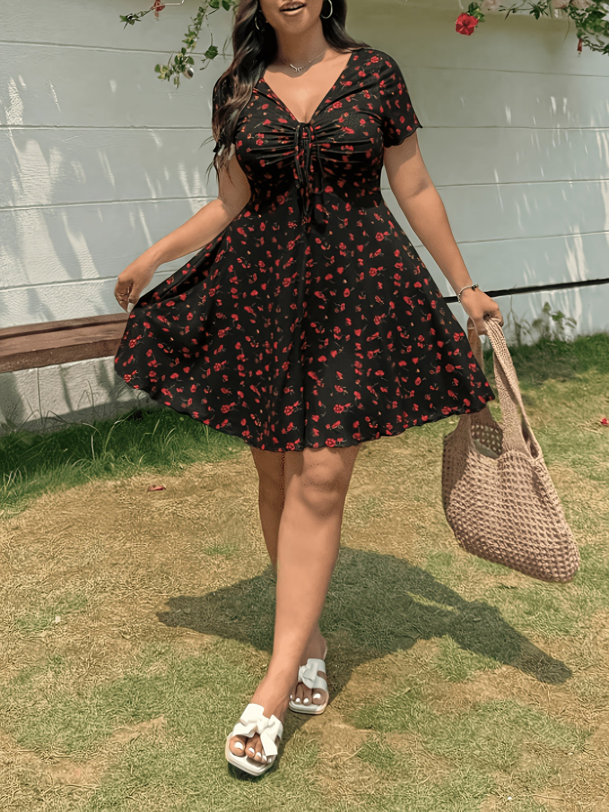 Robe d'été grande taille — Ivoire fleuri et buste à coulisse
