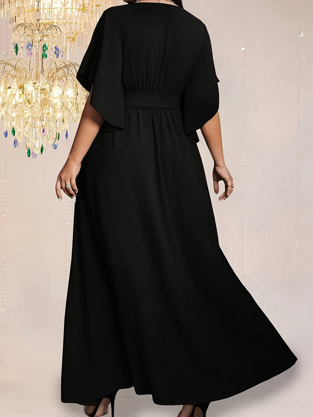 Robe de gala grande taille — Manches drapées et fente devant