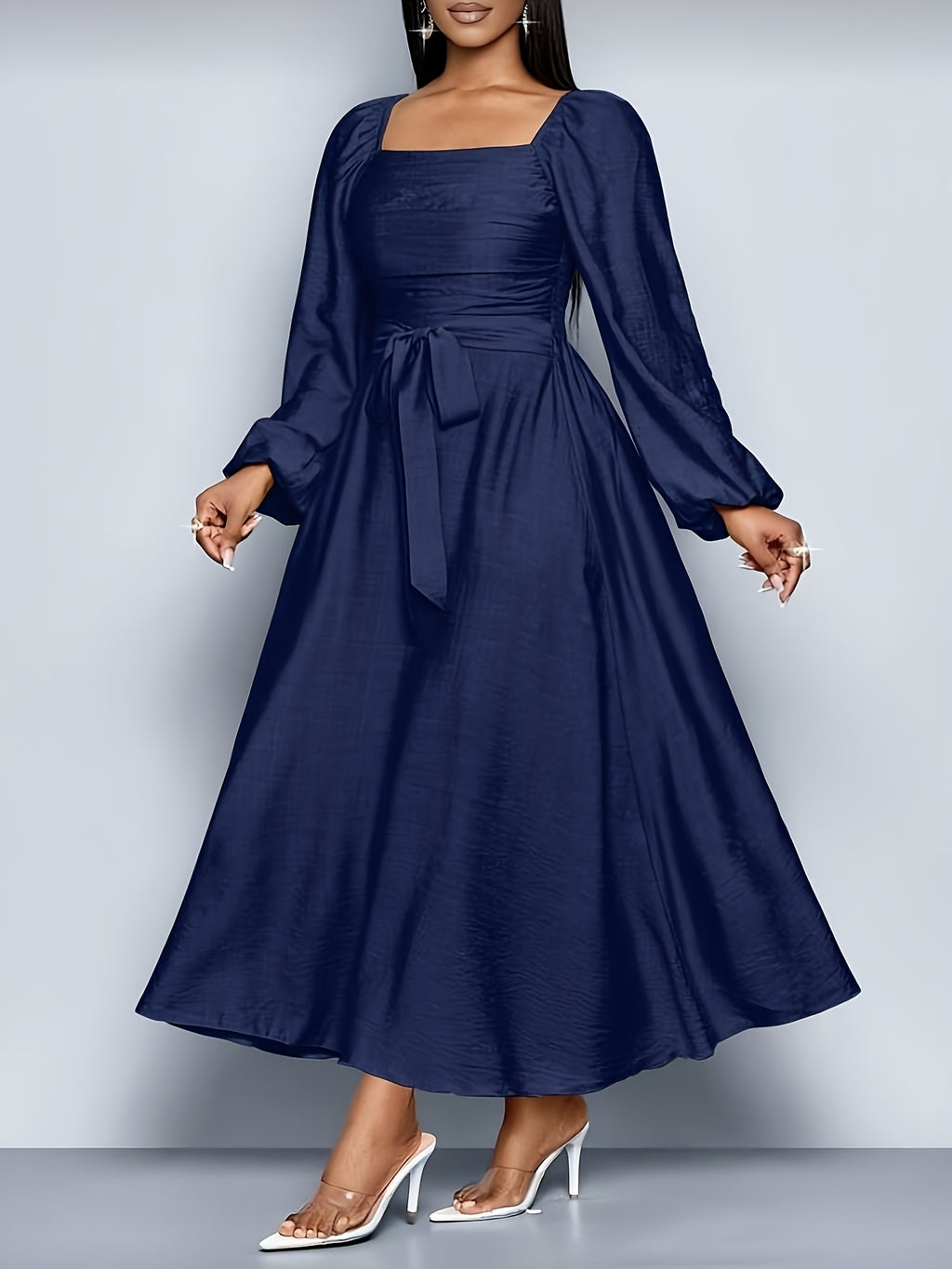 Robe grande taille — Col carré, dos smocké et manches ballon