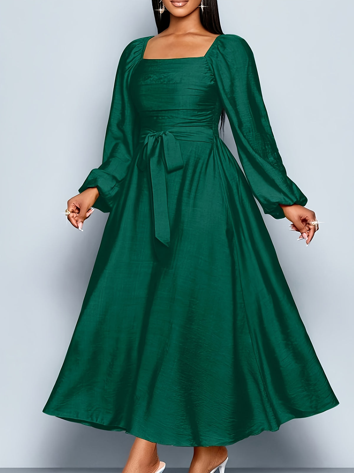 Robe grande taille — Col carré, dos smocké et manches ballon