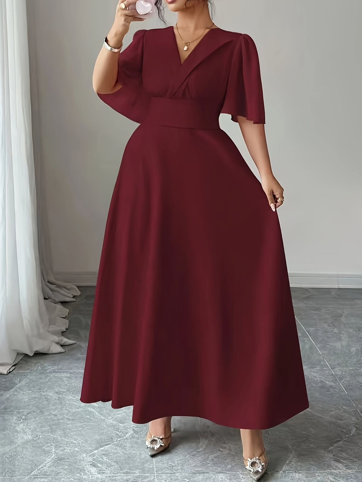 Robe habillée grande taille, col à revers et taille large
