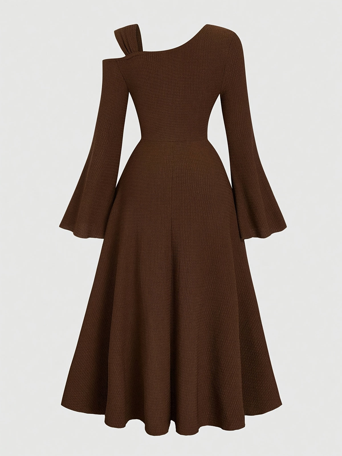 Robe habillée grande taille — Épaule ouverte et fleur dorée