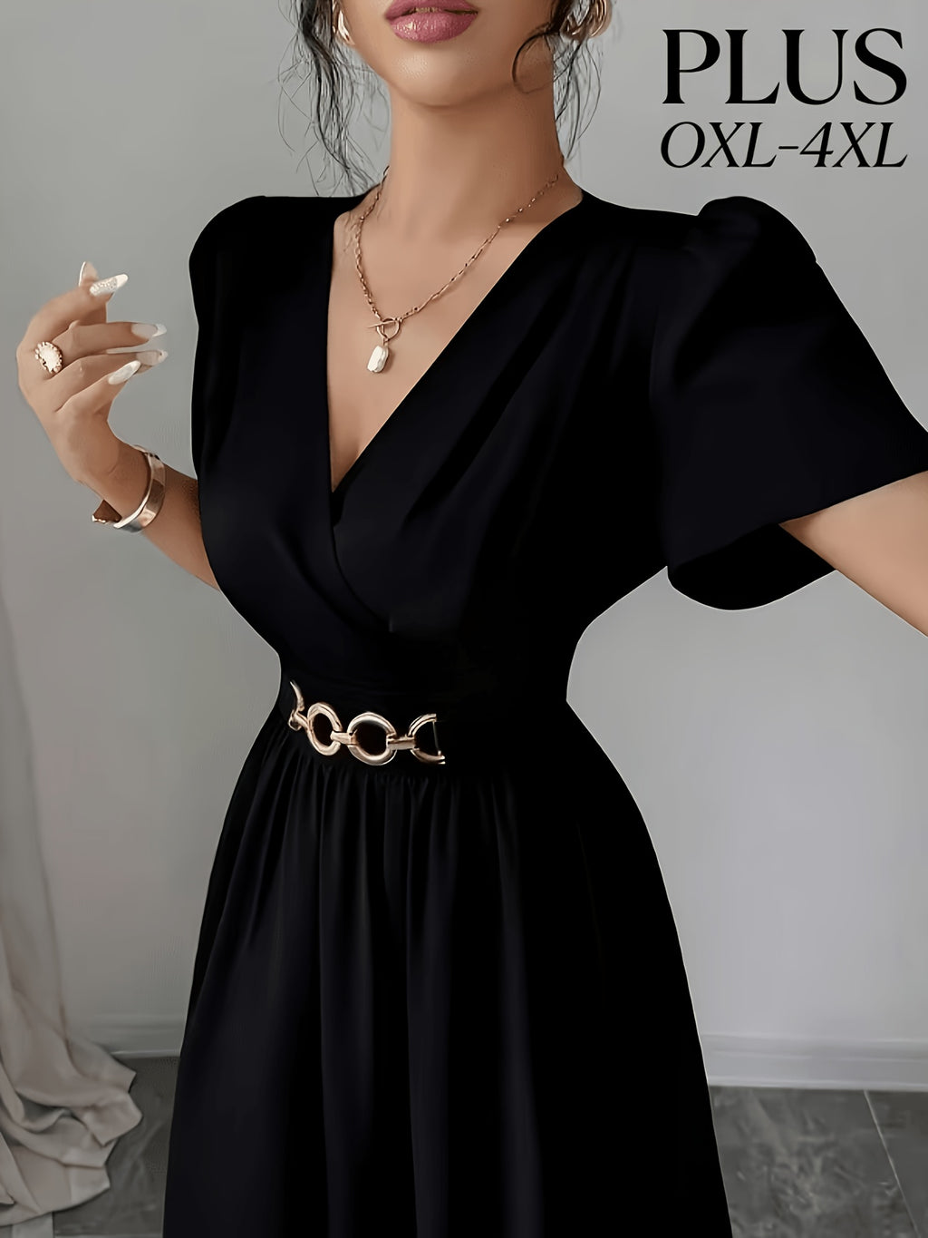 Robe invitée mariage grande taille — Noire à taille à boucle