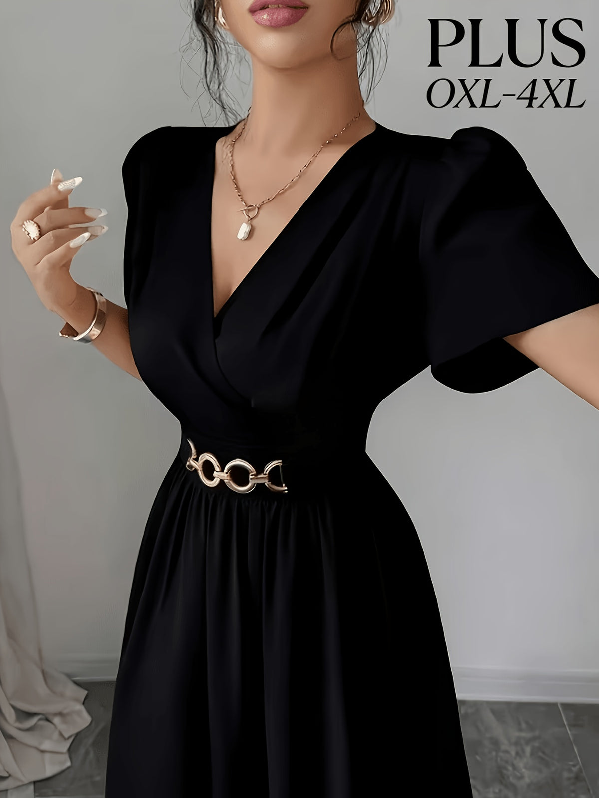 Robe invitée mariage grande taille — Noire à taille à boucle