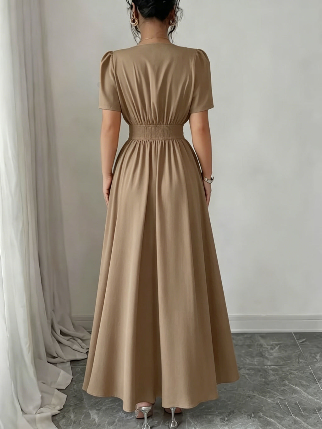 Robe invitée mariage grande taille — Noire à taille à boucle