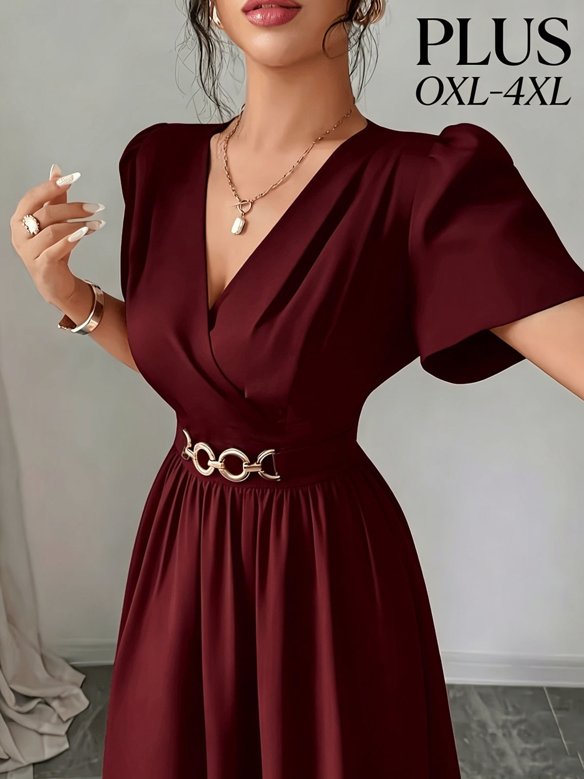 Robe invitée mariage grande taille — Noire à taille à boucle