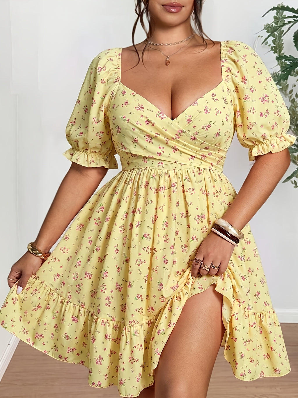 Robe grande taille, cache-cœur et manches ballon