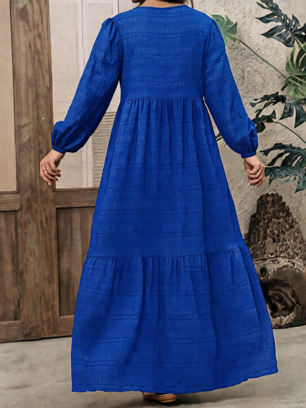 Robe longue grande taille, trois étages, tissu texturé