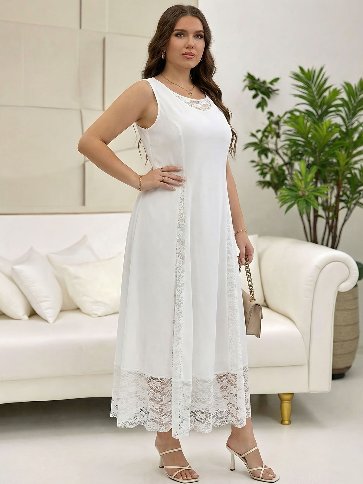 Robe longue grande taille — Blanche à bandes de dentelle