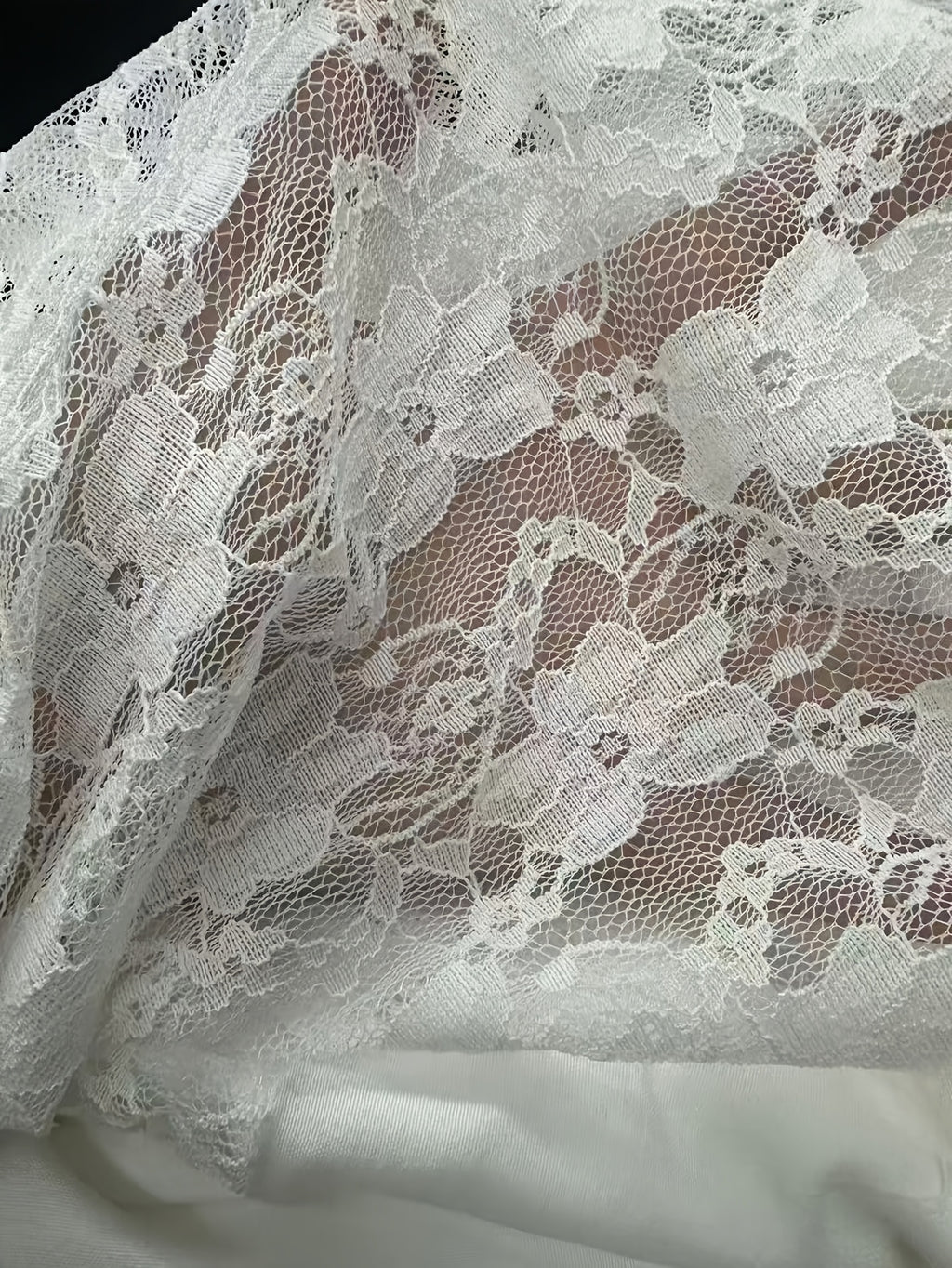 Robe longue grande taille — Blanche à bandes de dentelle