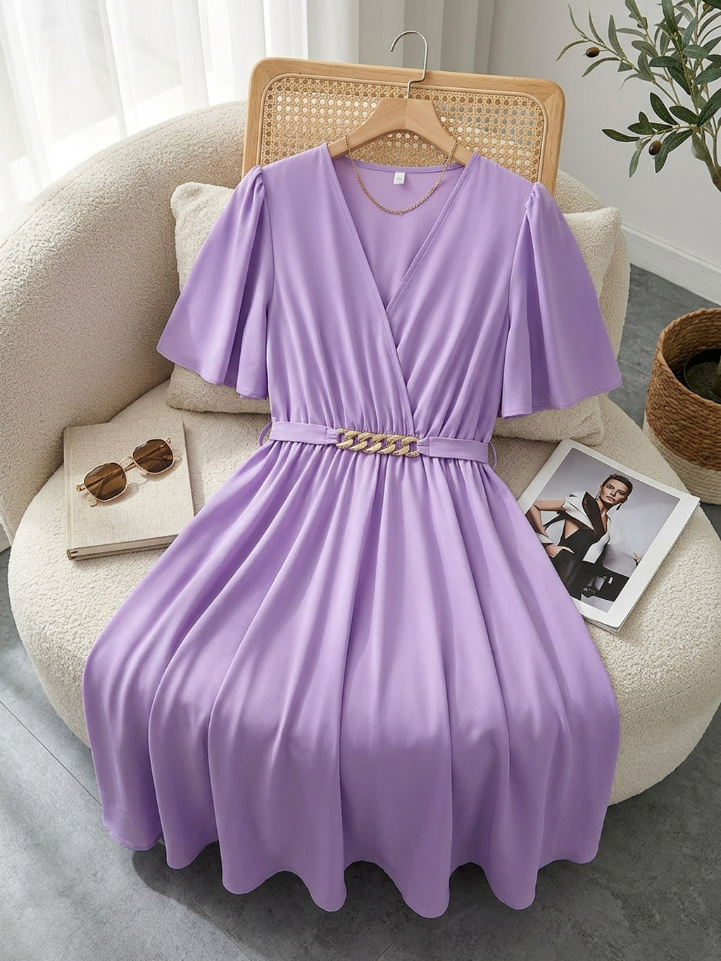 Robe longue grande taille — Cache-cœur et sa chaîne dorée