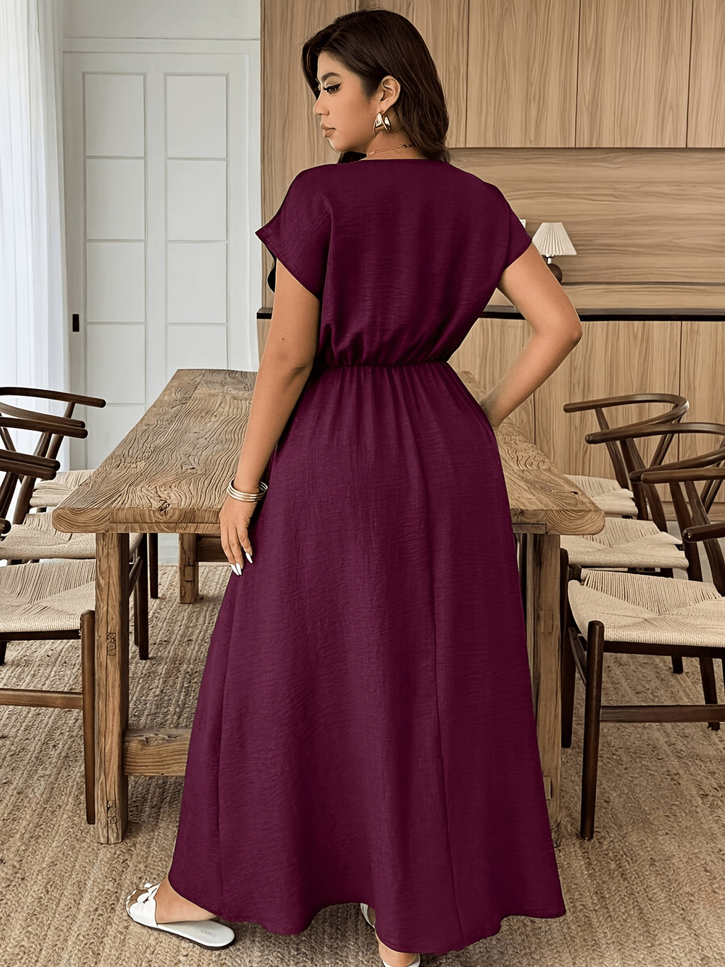 Robe cache-cœur grande taille — Taille à boucle carrée dorée