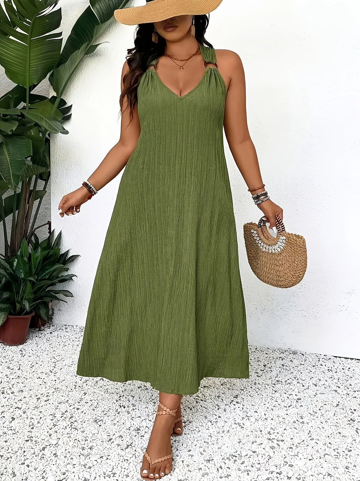 Robe longue grande taille — Deux anneaux dorés aux épaules