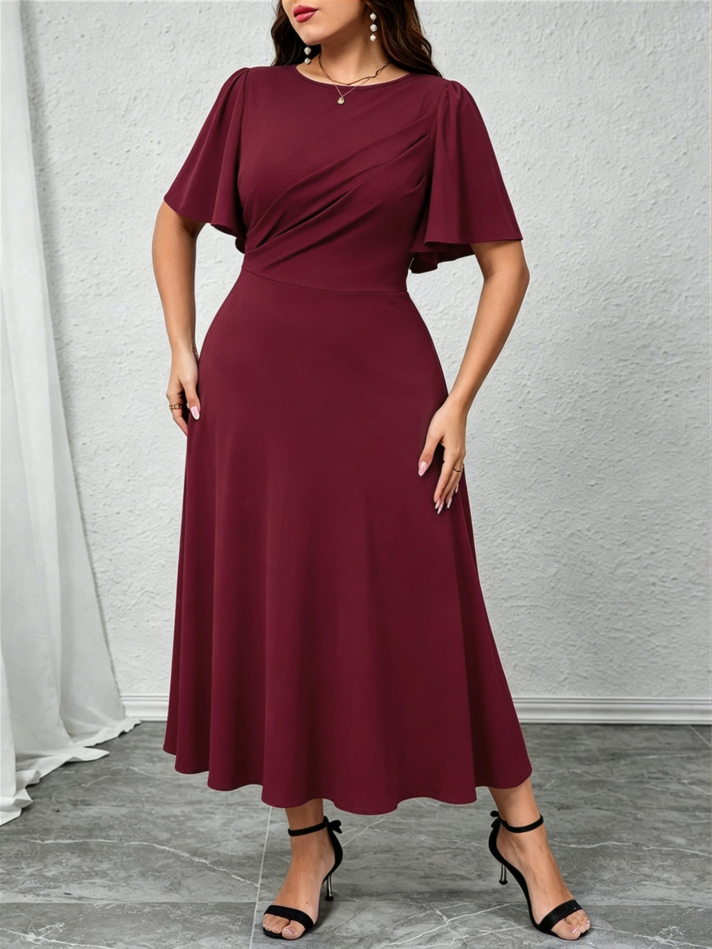 Robe longue grande taille — Maille côtelée bordeaux drapée
