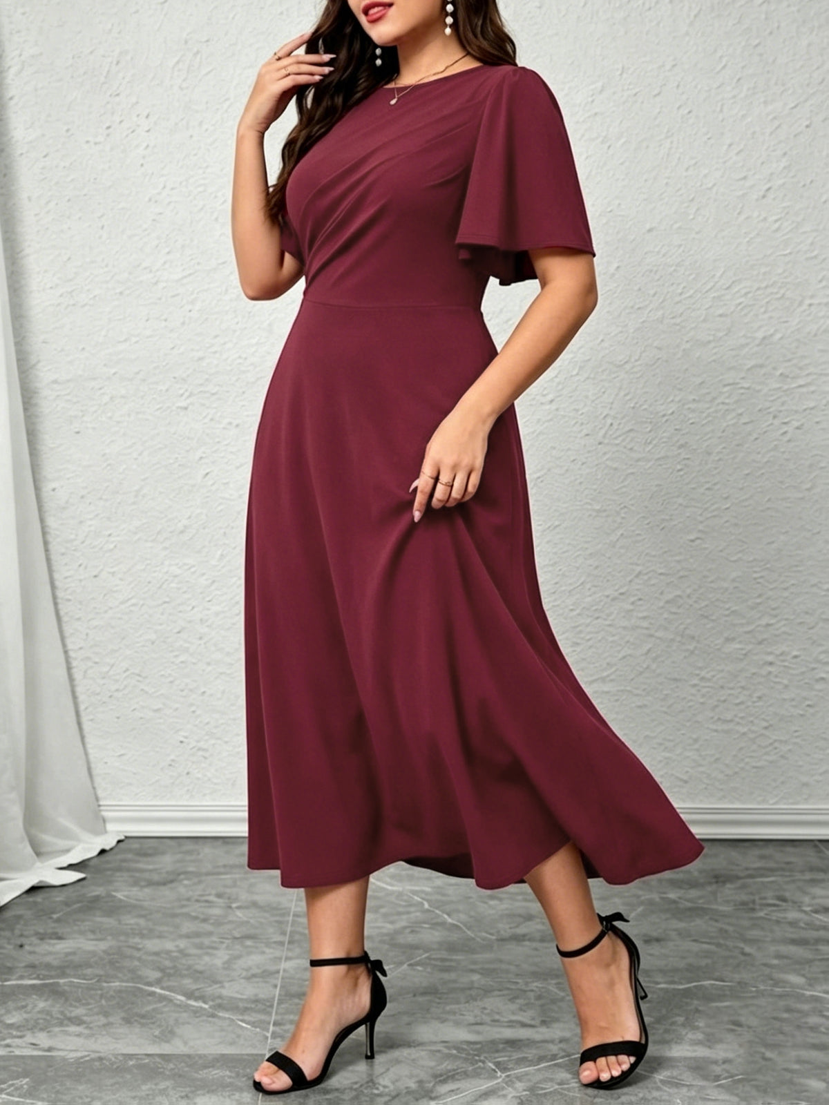 Robe longue grande taille — Maille côtelée bordeaux drapée