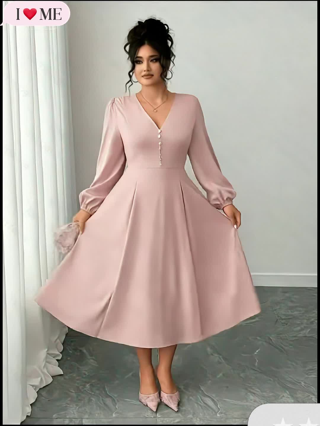 Robe longue grande taille — Boutons nacrés, col en V profond