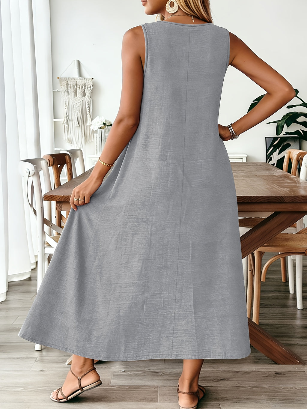 Robe longue grande taille — Bretelles à anneaux métalliques