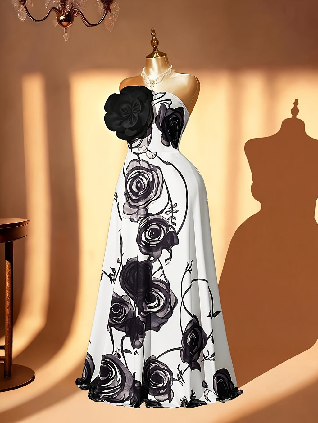 Robe longue grande taille — Bustier à grandes roses imprimées