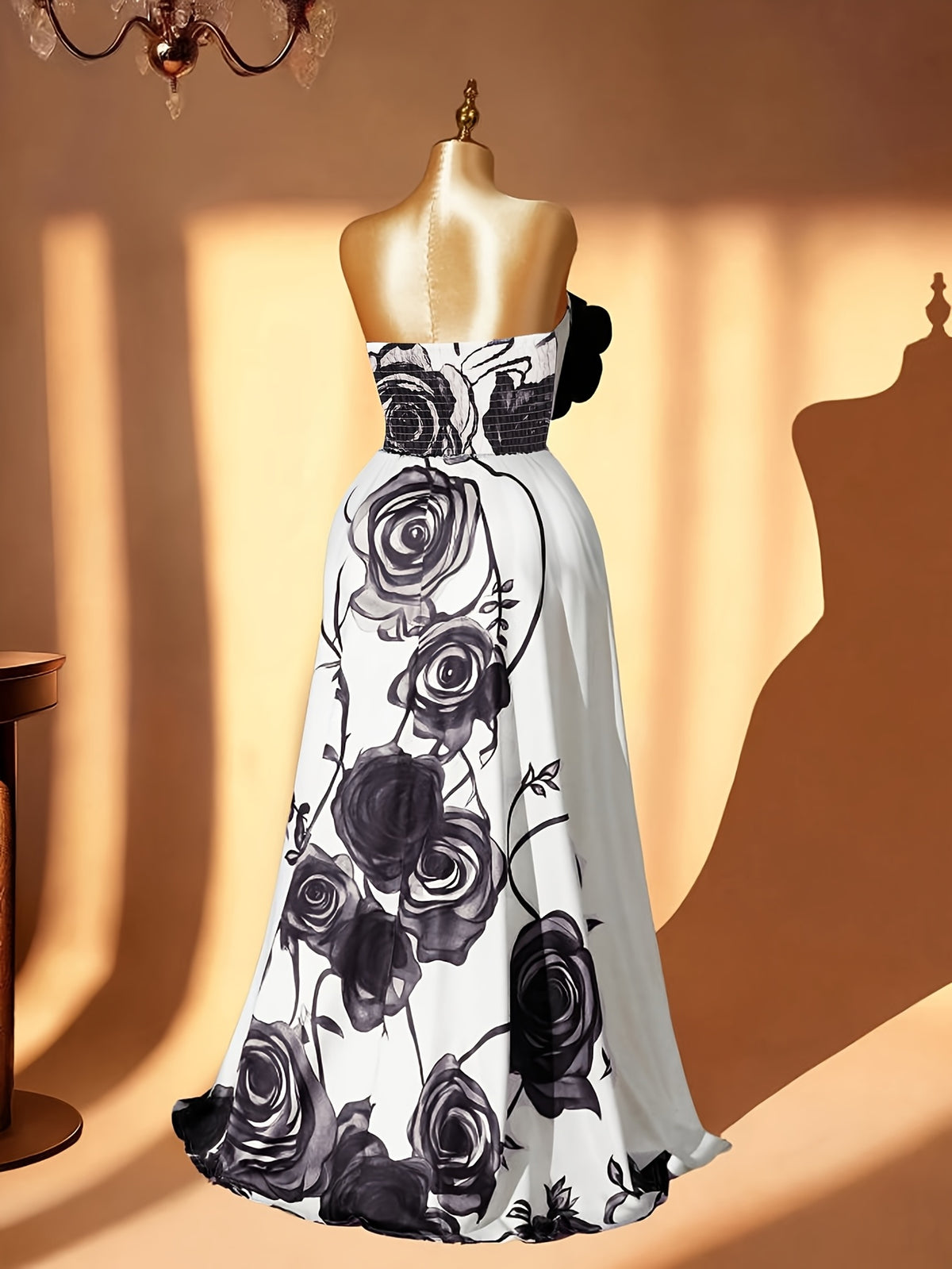 Robe longue grande taille — Bustier à grandes roses imprimées
