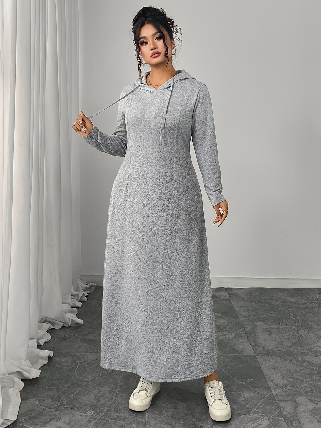 Robe longue grande taille — Capuche et cordon de serrage