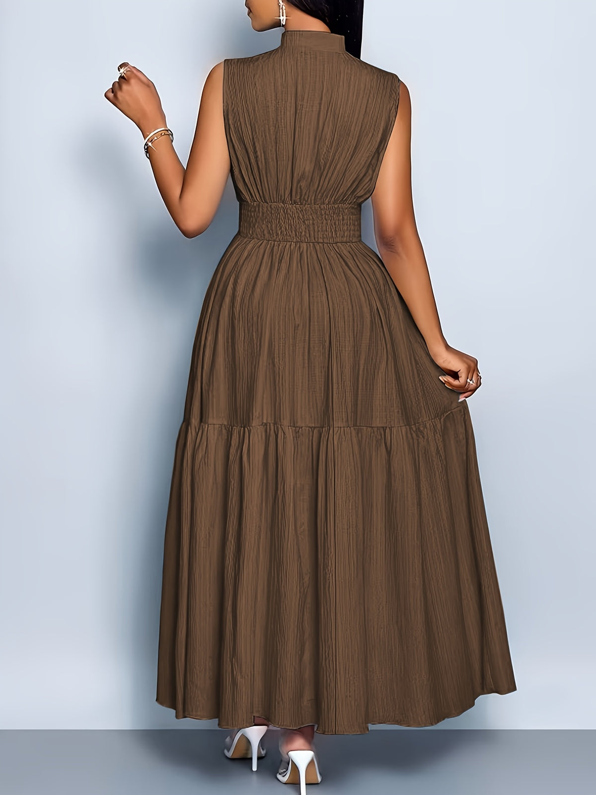 Robe longue grande taille — Col montant et ceinture nouée