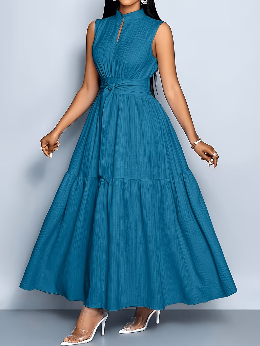 Robe longue grande taille — Col montant et ceinture nouée
