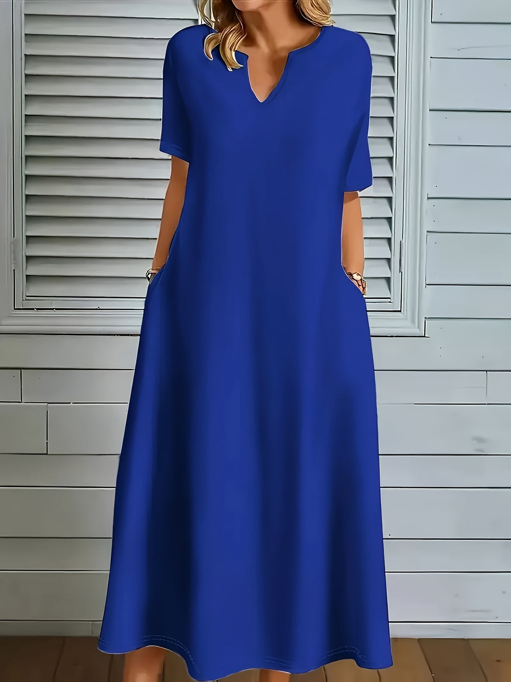 Robe longue grande taille — Col V fendu et poches latérales