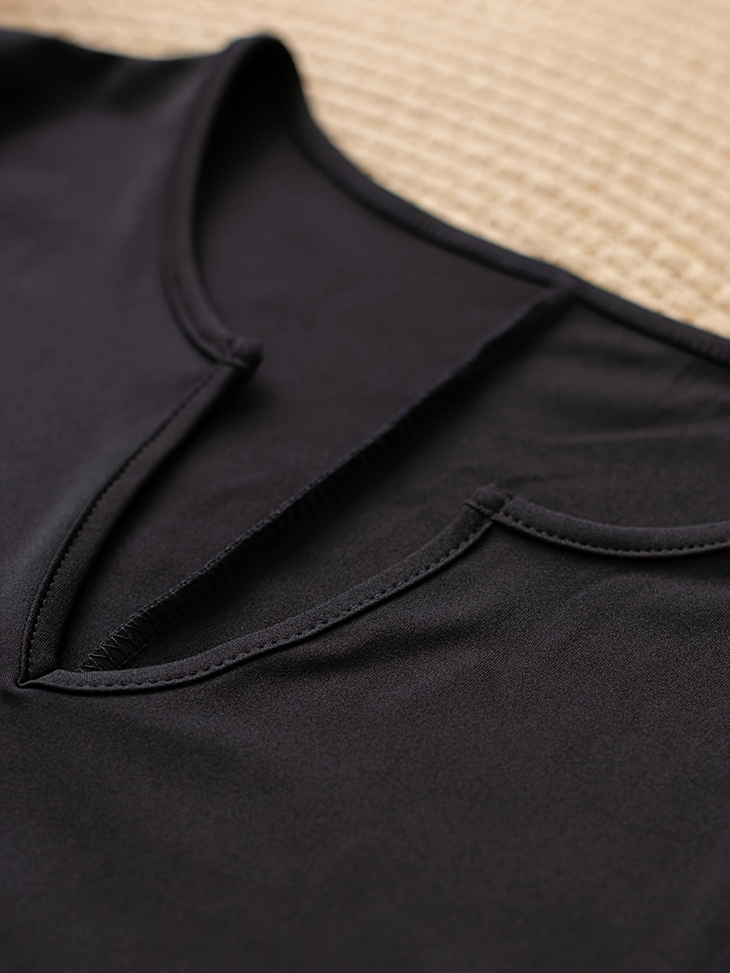Robe longue grande taille — Col V fendu et poches latérales