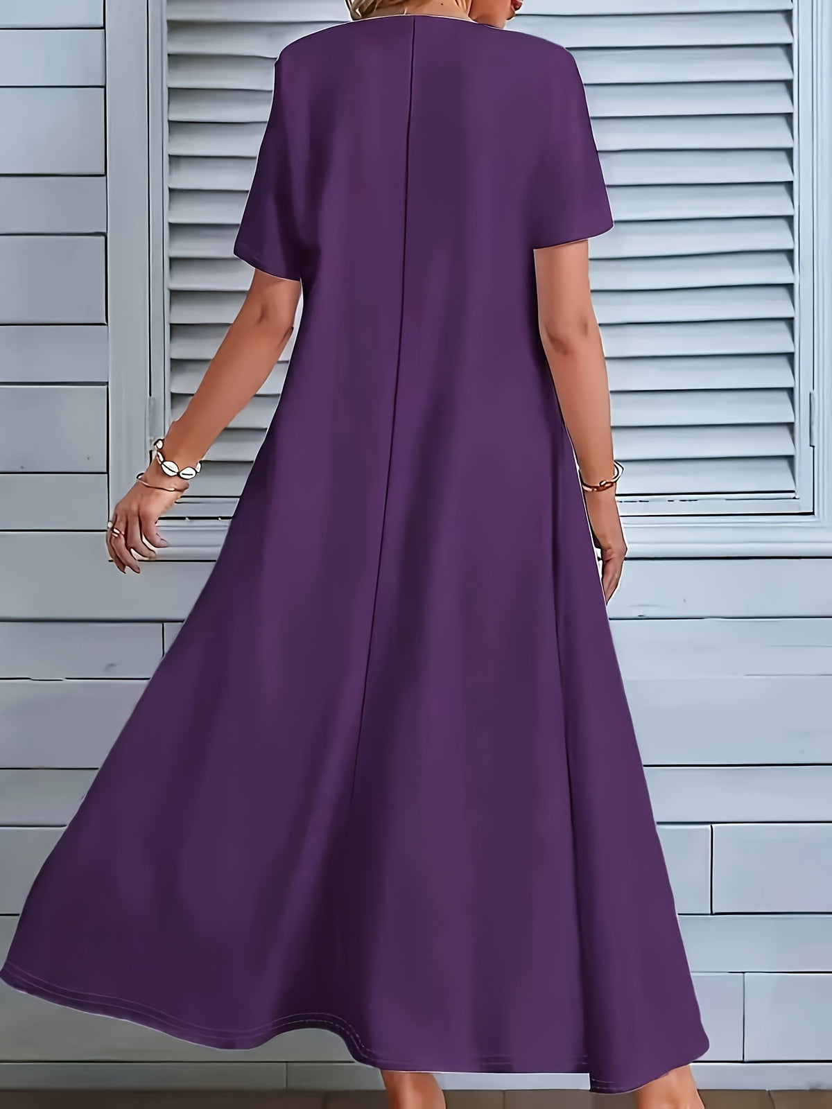 Robe longue grande taille — Col V fendu et poches latérales