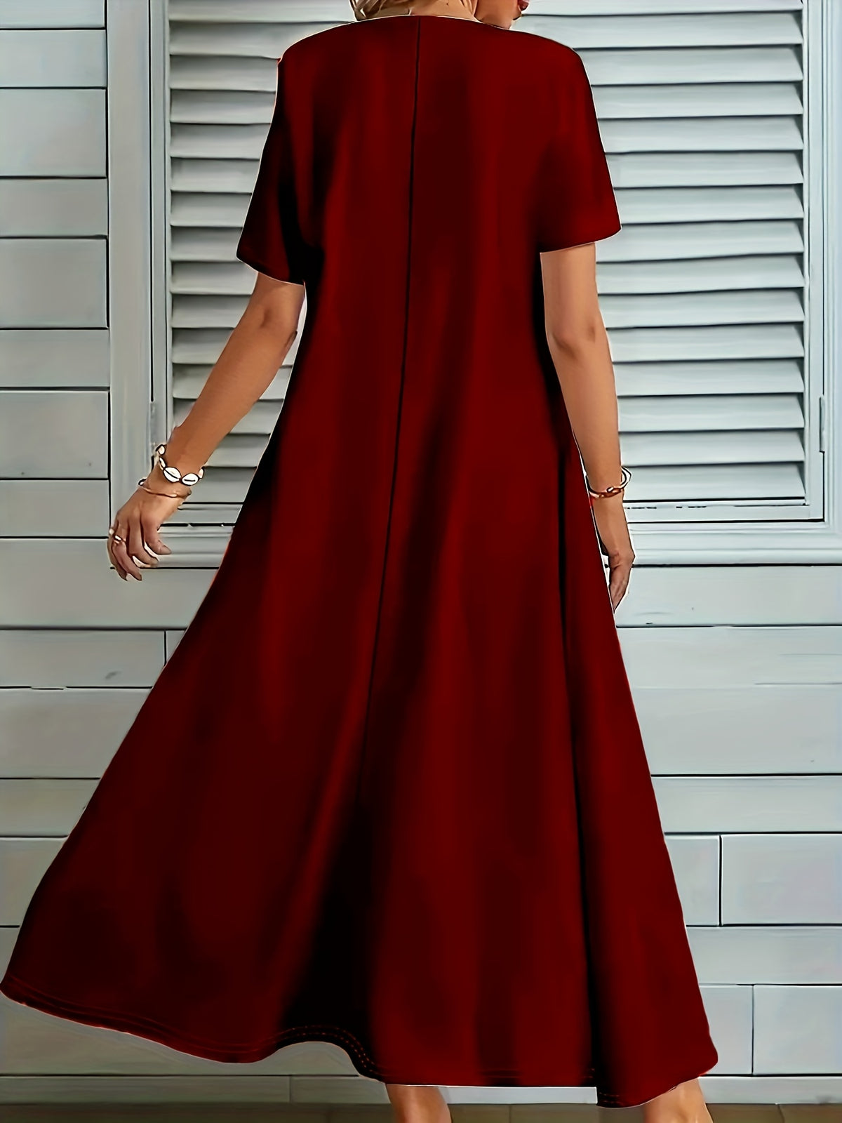 Robe longue grande taille — Col V fendu et poches latérales