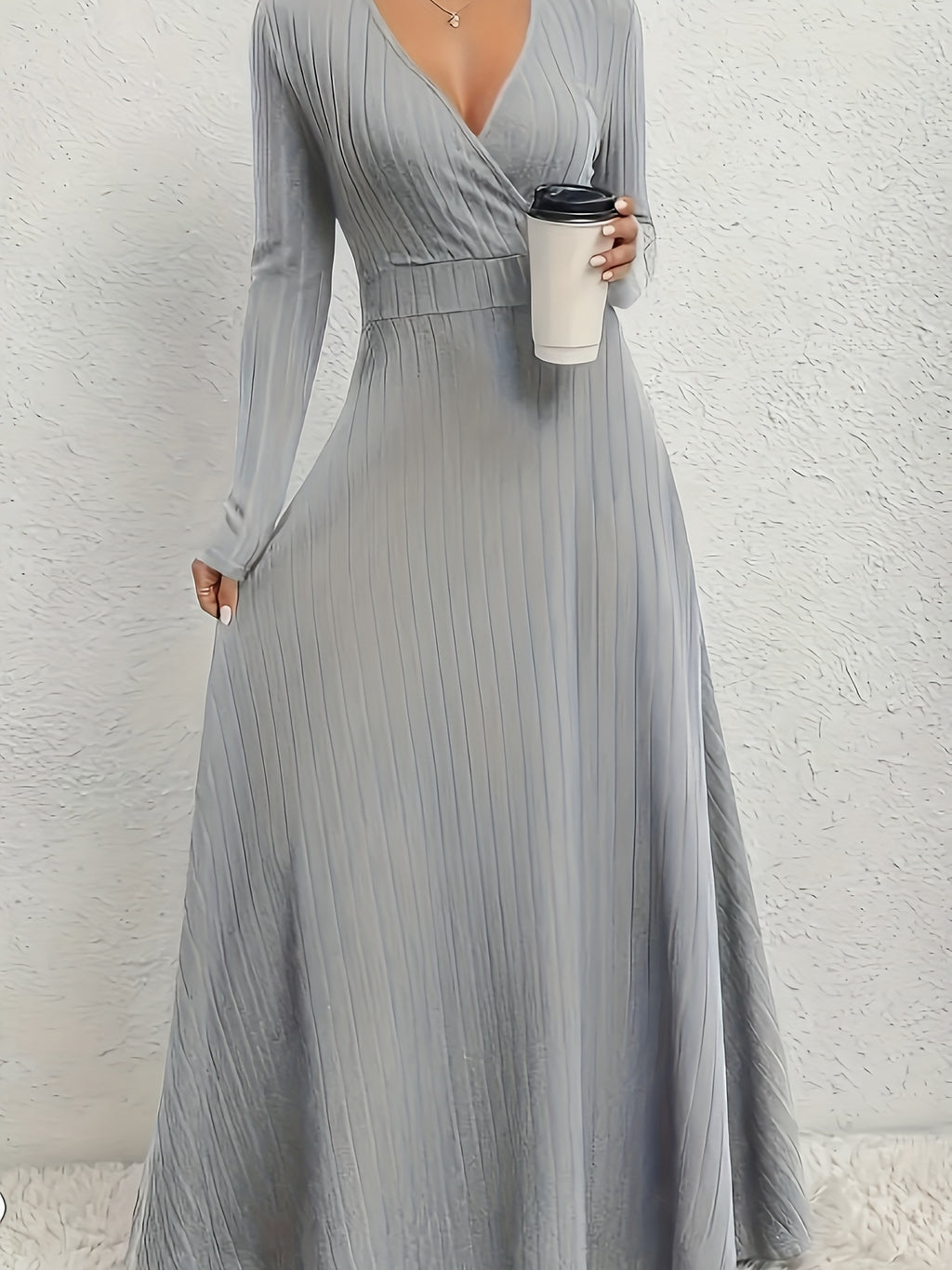Robe longue grande taille — Décolleté croisé en maille côtelée