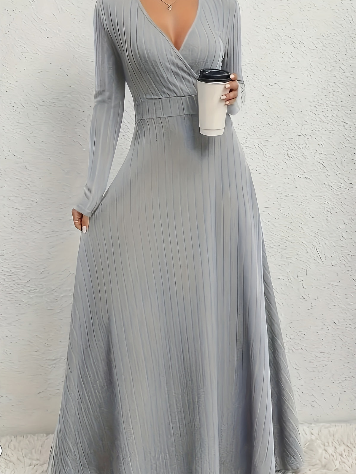 Robe longue grande taille — Décolleté croisé en maille côtelée