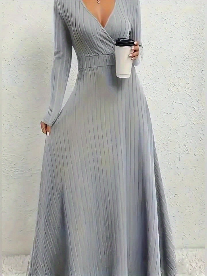 Robe longue grande taille — Décolleté croisé en maille côtelée