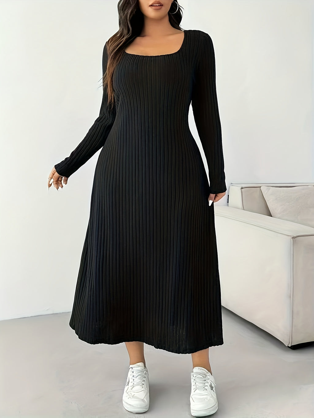 Robe longue grande taille — Côtes larges et décolleté carré