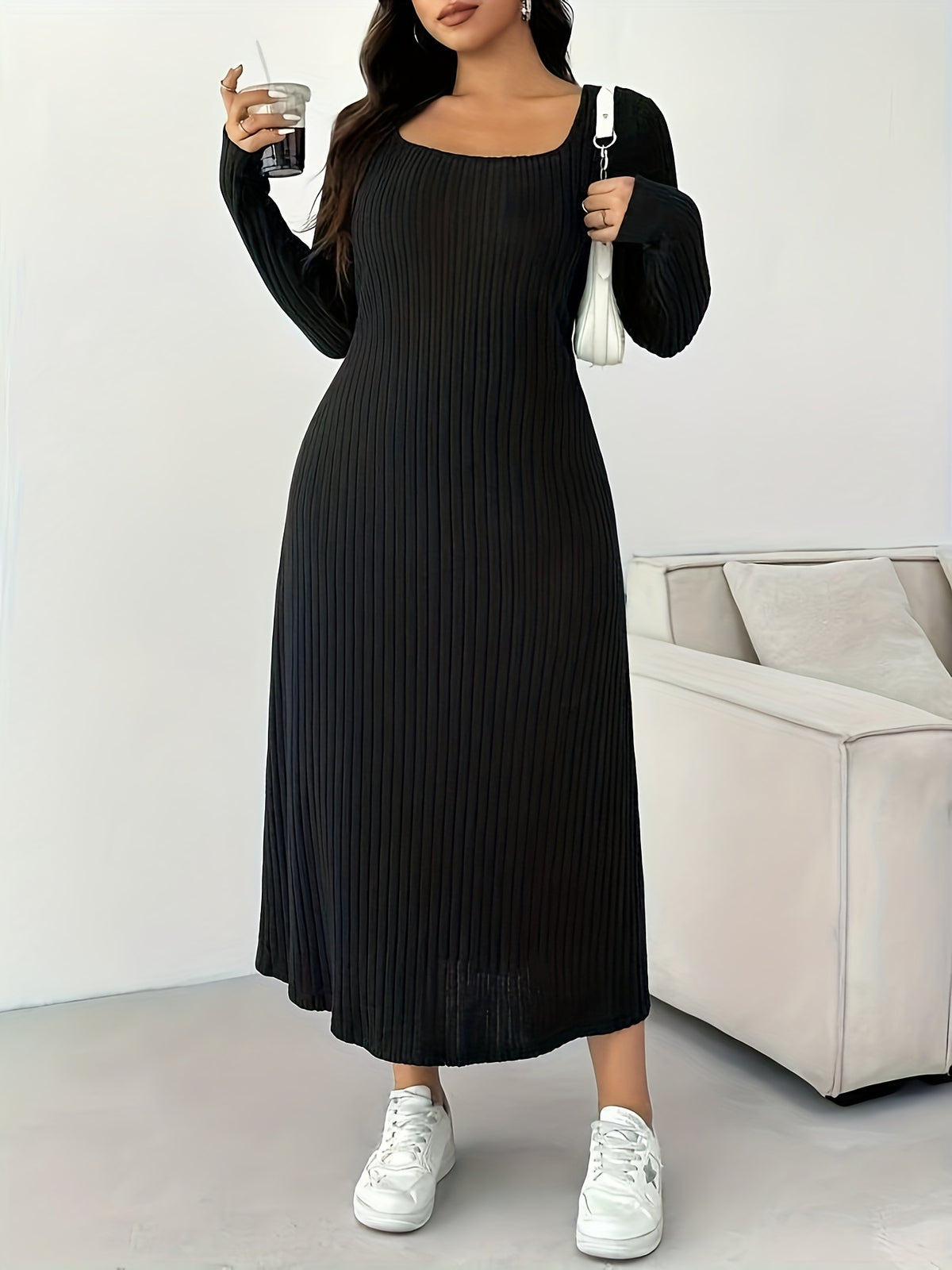 Robe longue grande taille — Côtes larges et décolleté carré
