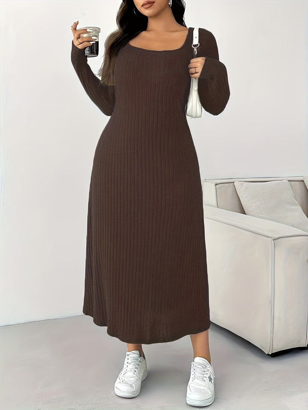 Robe longue grande taille — Côtes larges et décolleté carré