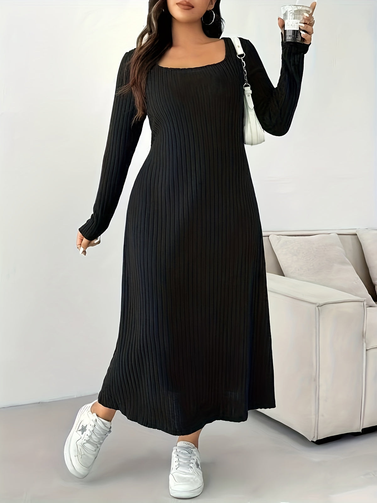 Robe longue grande taille — Côtes larges et décolleté carré