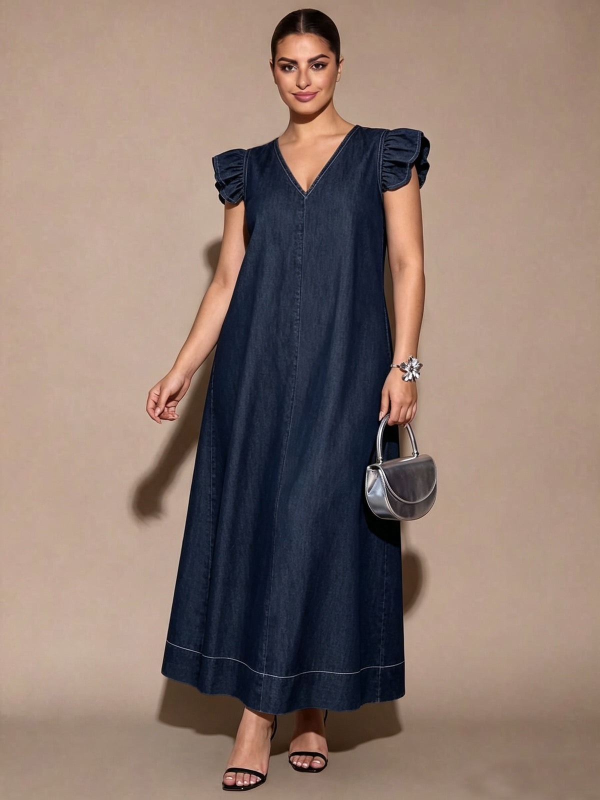 Robe longue grande taille — Denim trapèze et ourlet surpiqué