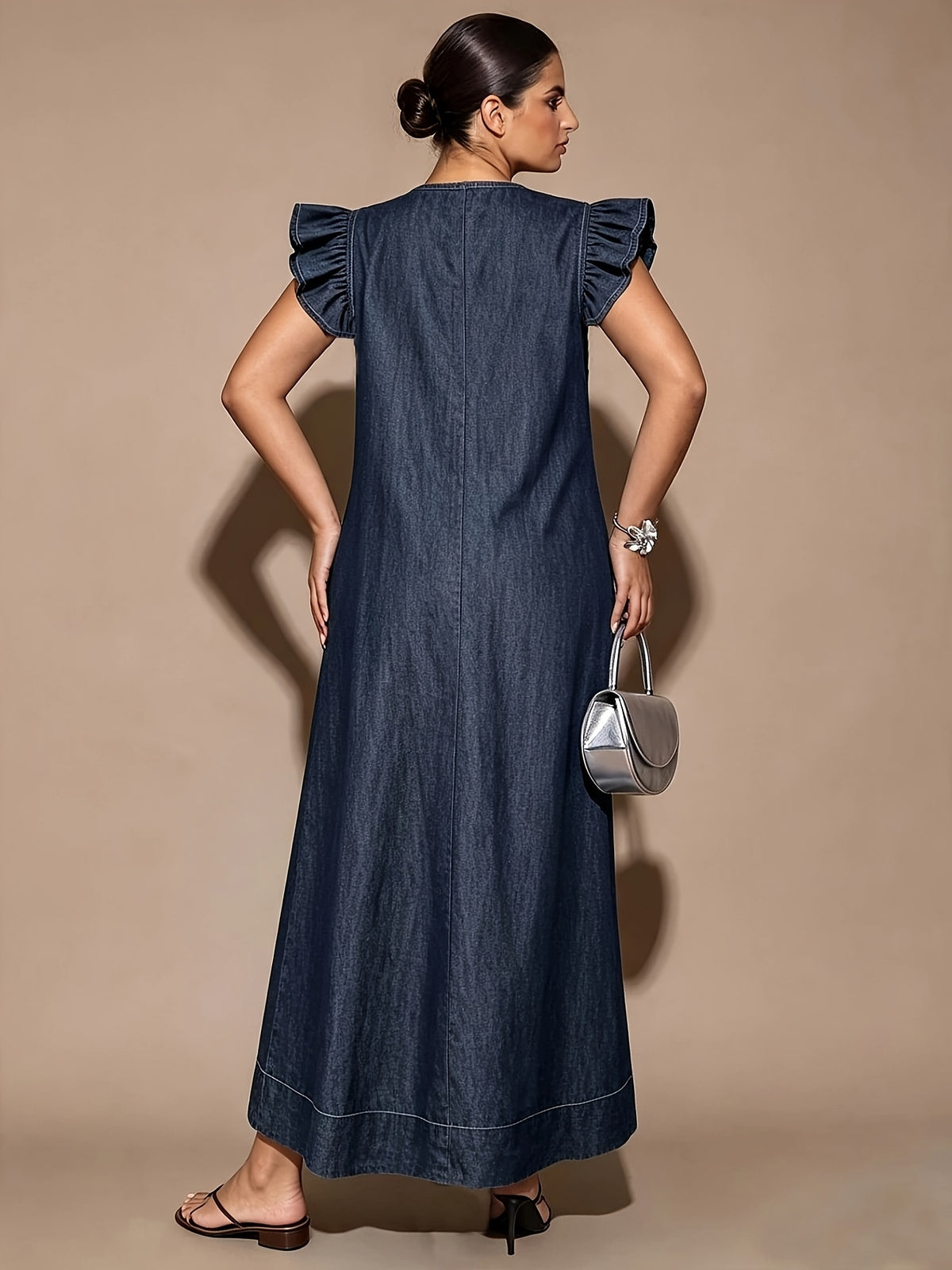 Robe longue grande taille — Denim trapèze et ourlet surpiqué