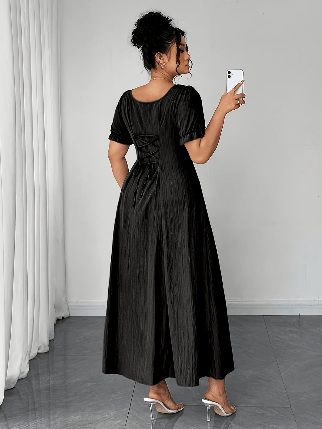 Robe longue grande taille — Col carré et dos lacé, noir