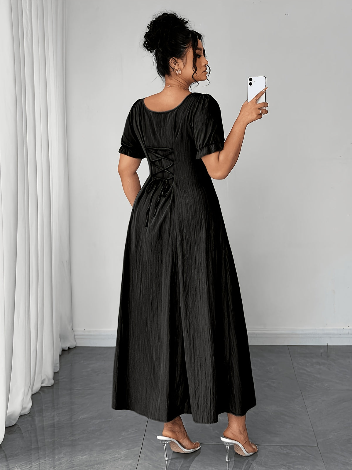 Robe longue grande taille — Col carré et dos lacé, noir