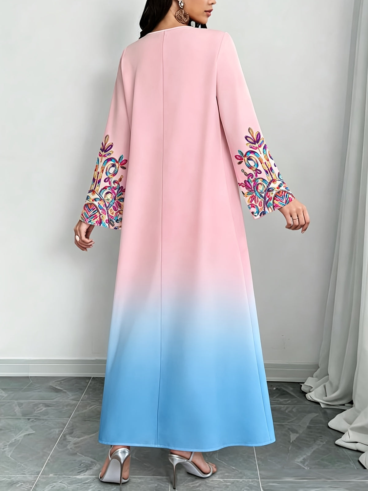 Robe longue grande taille — Écrue à médaillon arabesque