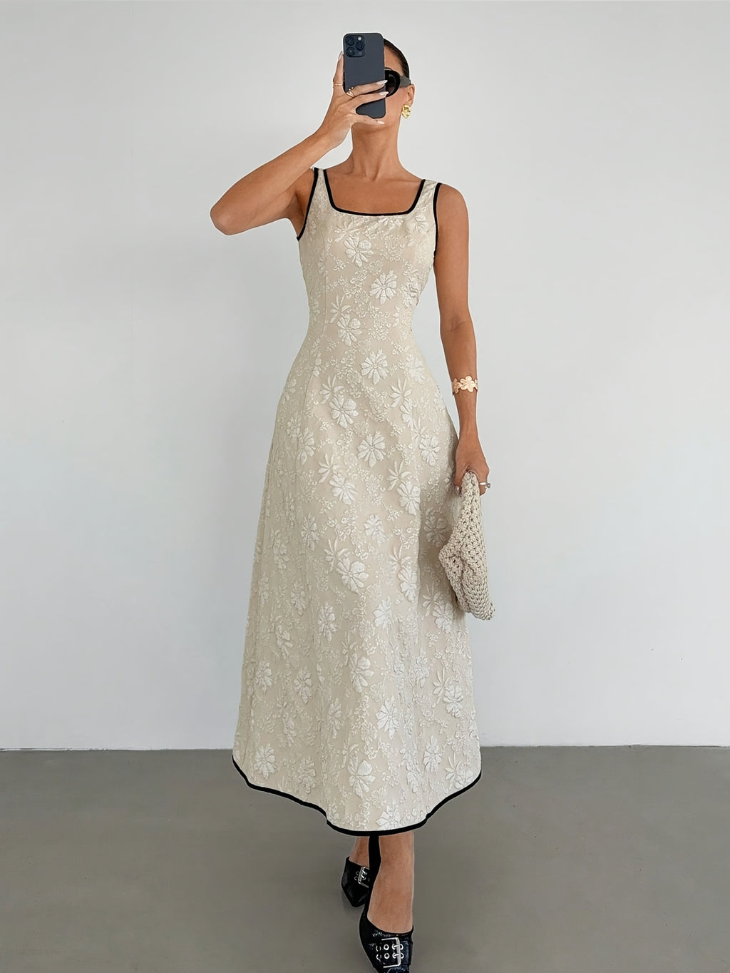 Robe longue grande taille, relief floral et biais