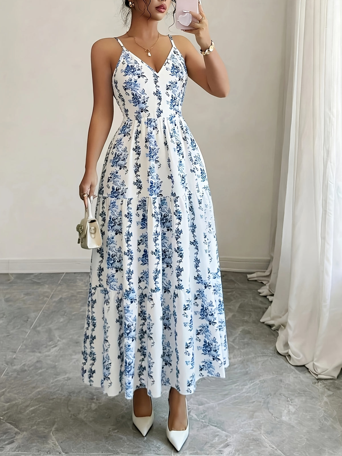 Robe longue grande taille — Fleurs bleues en bandes verticales
