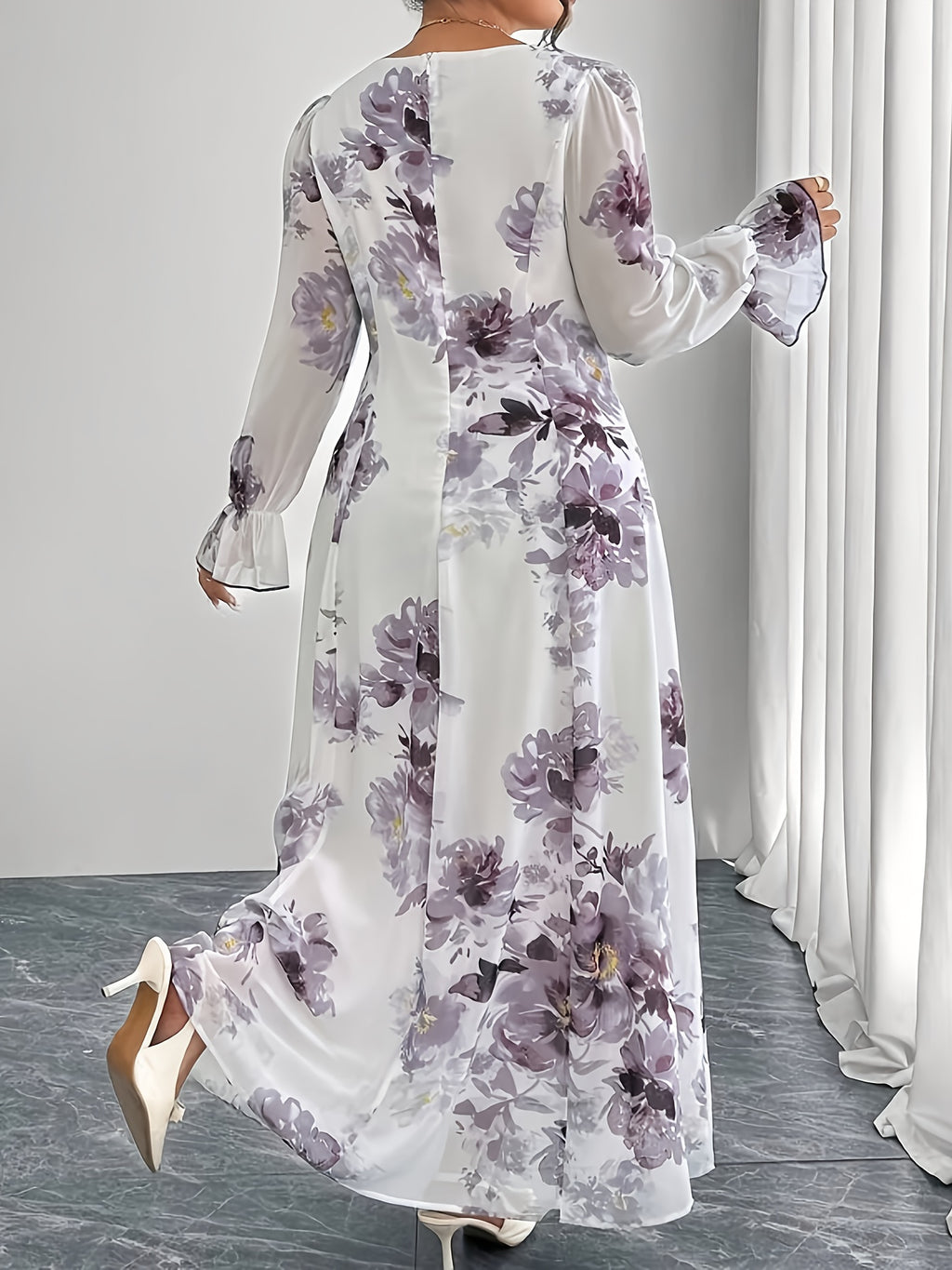 Robe longue grande taille — Fleurs mauves et taille empire