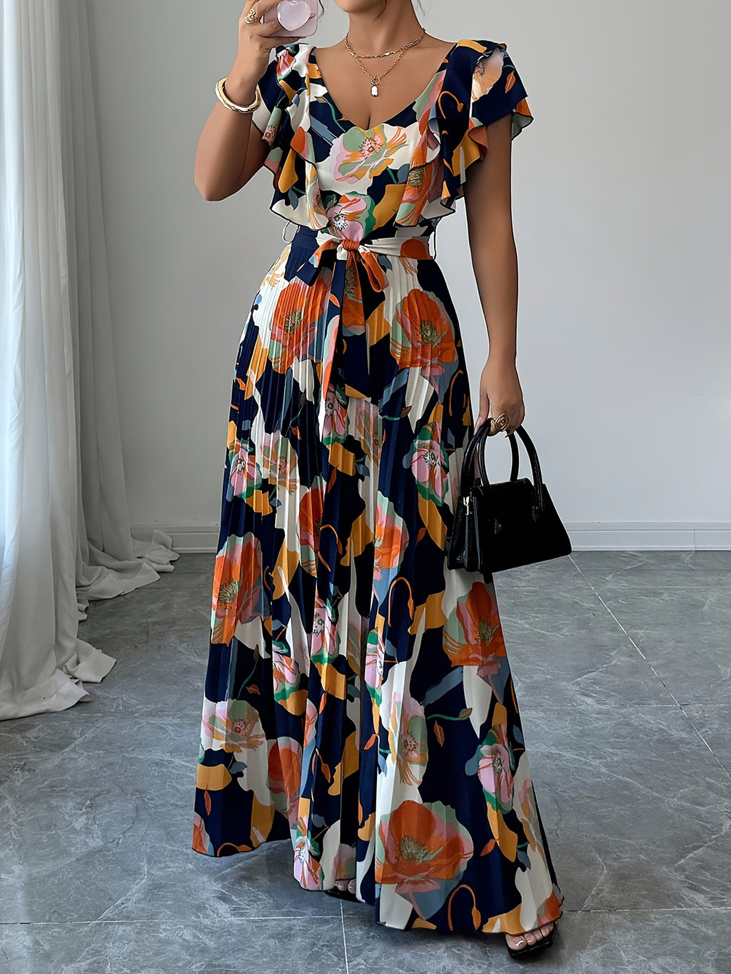 Robe longue grande taille — Fleurs peintes, volant d'épaule