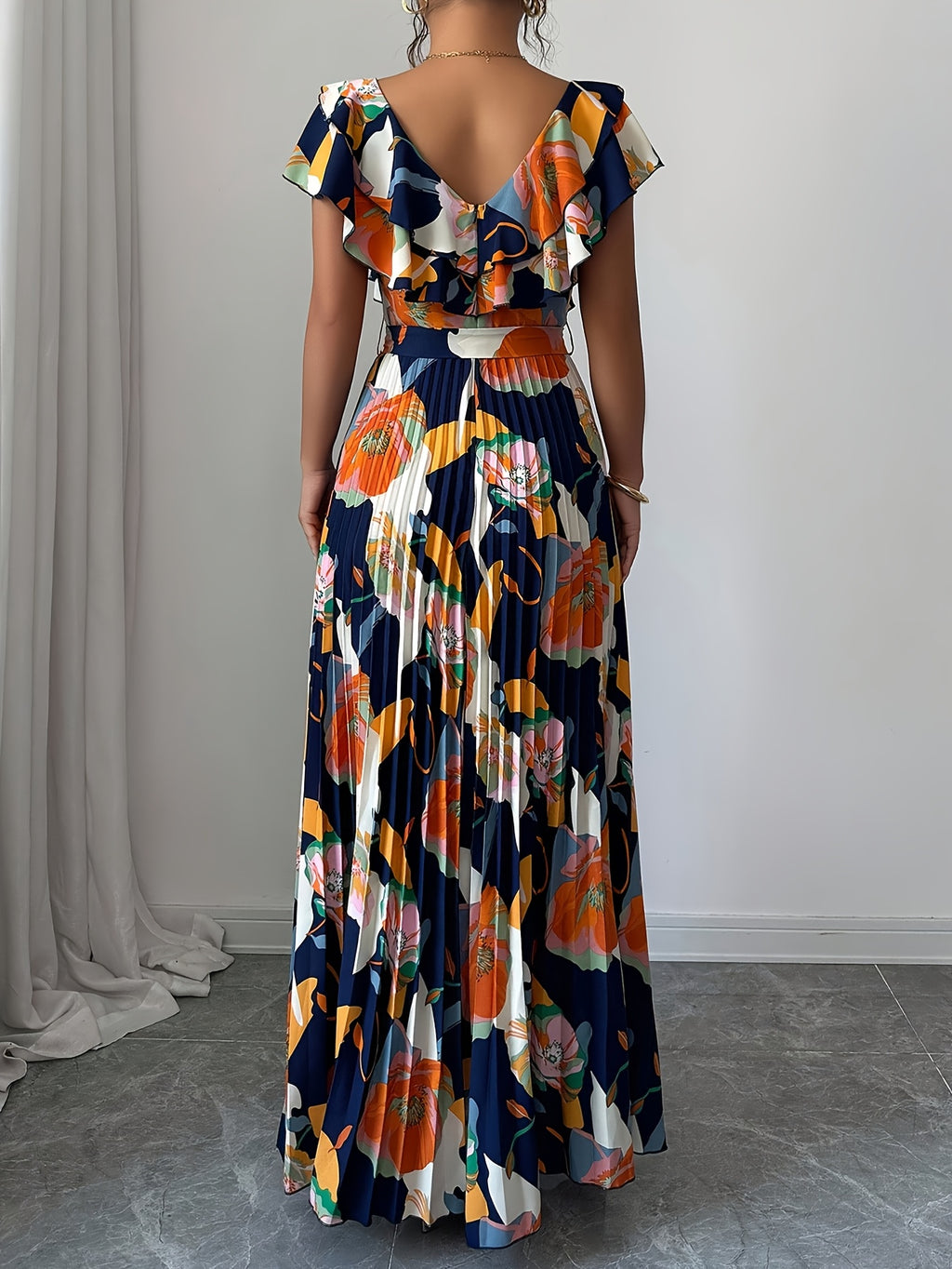 Robe longue grande taille — Fleurs peintes, volant d'épaule