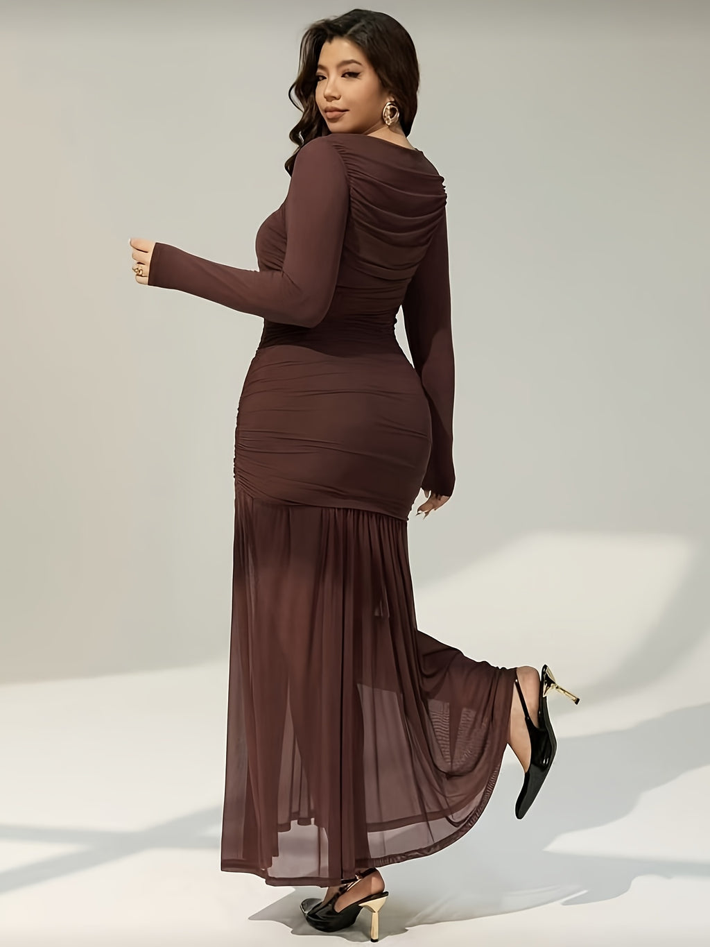 Robe longue grande taille — Buste froncé, jupe en voile